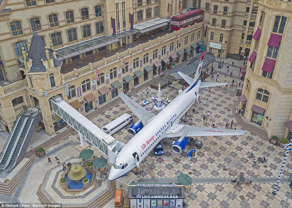 lily-airways-the-restaurant-inside-a-boeing-737-in-china-1