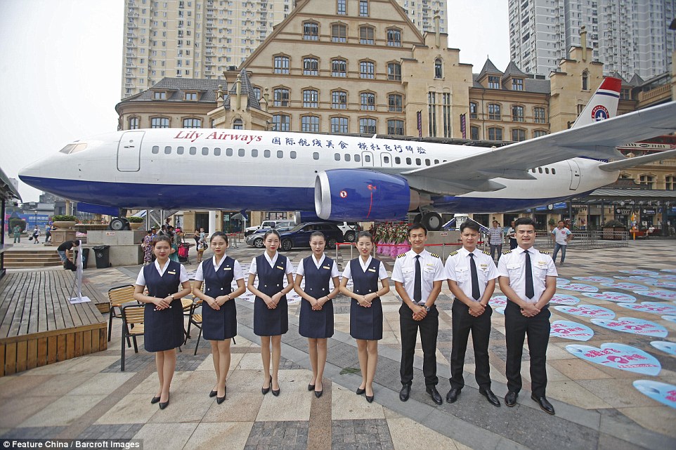 lily-airways-the-restaurant-inside-a-boeing-737-in-china-3